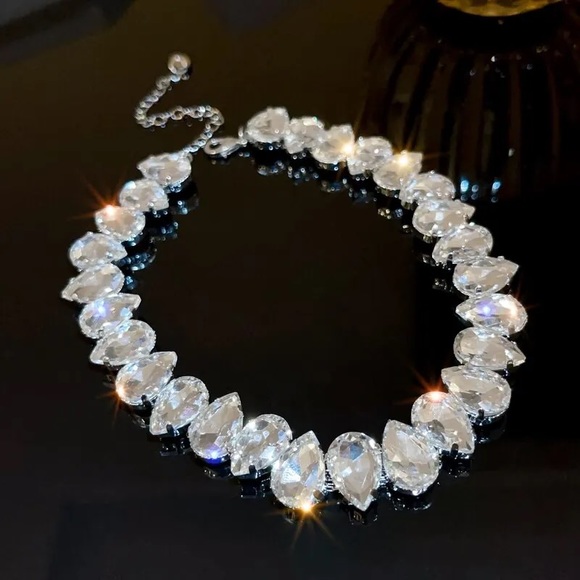 ◾️Luxury Crystal Clear Water Drop Choker - Picture 4 of 6